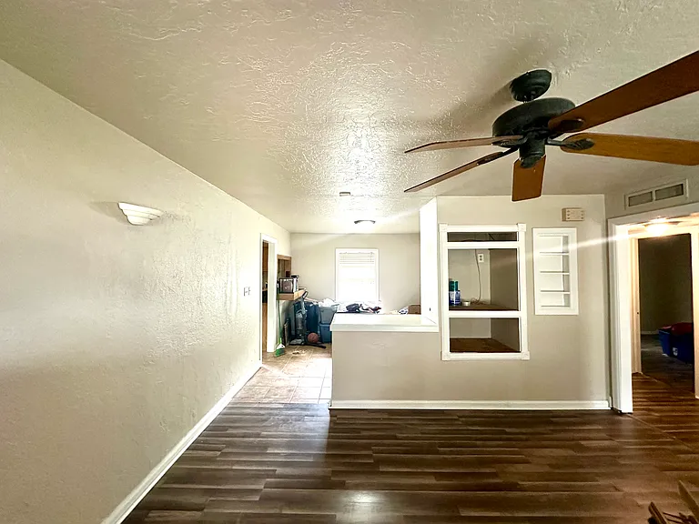 1405 Carlisle Ct — Photo 17