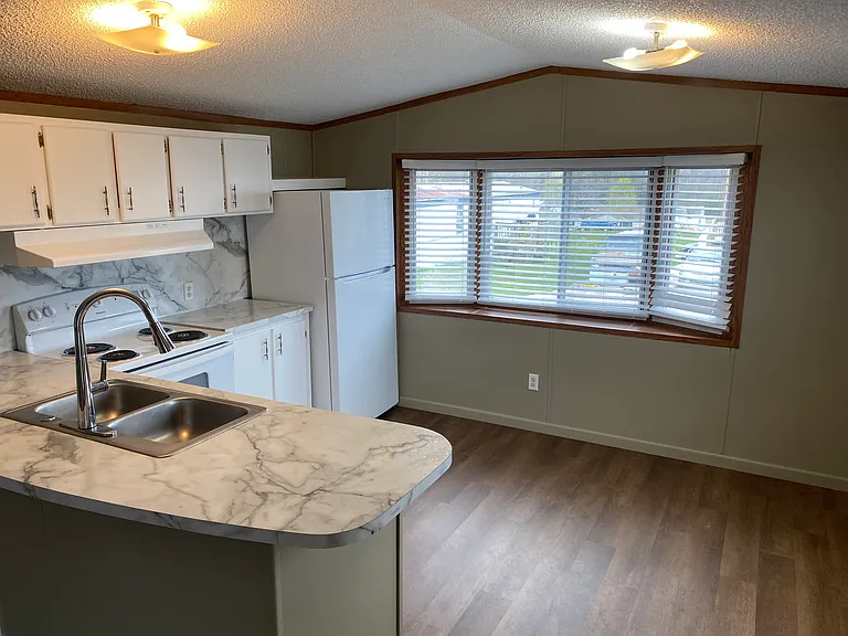 12885 Fairview Rd — Photo 9