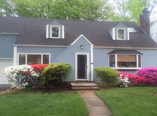 838 Club Rd, Teaneck, NJ 07666