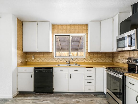 5th image of 1924 Mesquite St
