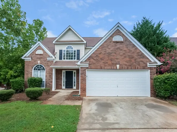 384 Jasmine Dr, Locust Grove, GA 30248