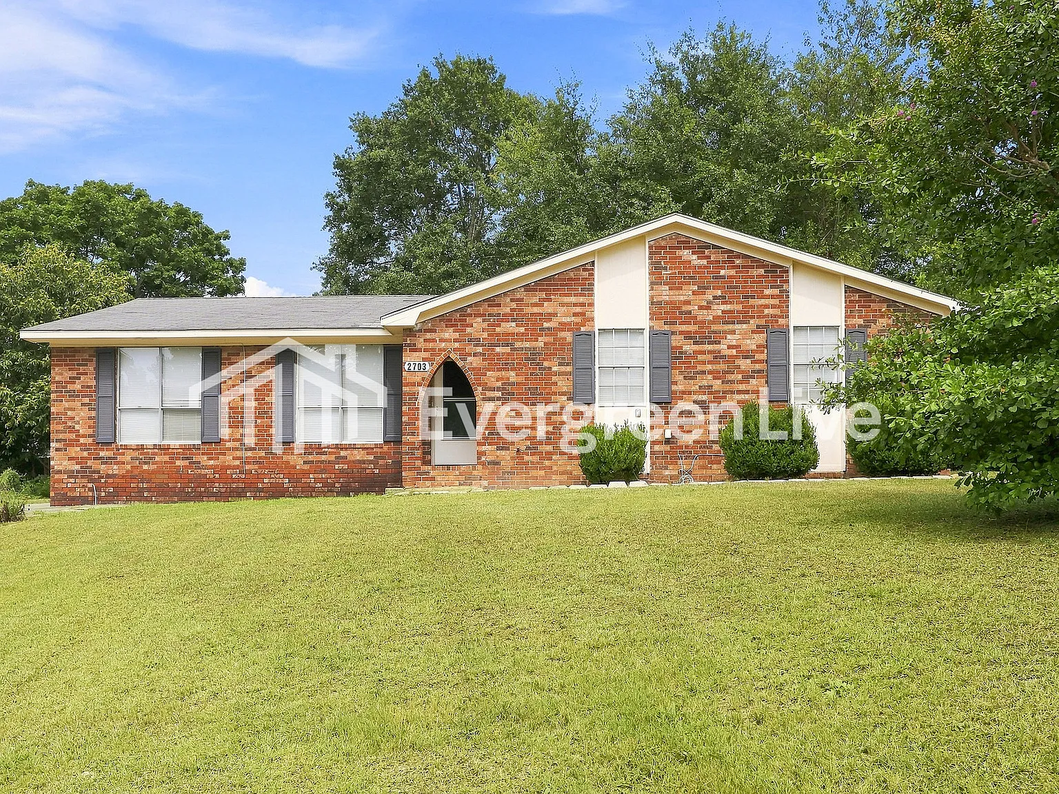 3 bed, 2.0 bath, 1579 sqft, $1,345 — Photo 1