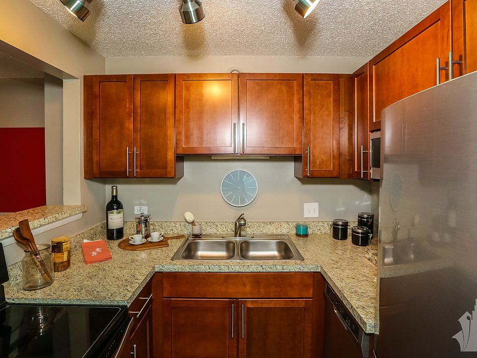 1st image of 448 W Erie St #379