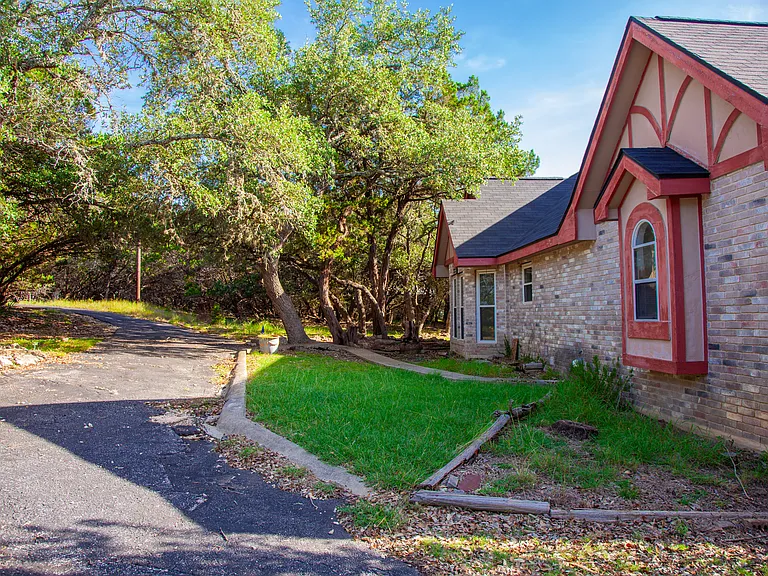 222 Sisterdale Rd — Photo 22