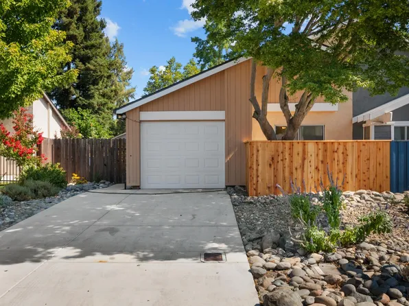 1270 Pebblewood Dr, Sacramento, CA 95833