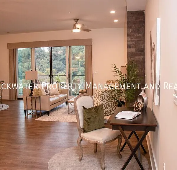 1208 Commerce St #301 — Photo 30