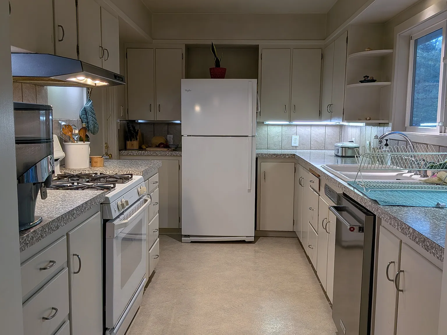3 bed, 1800 sqft, $2,900 — Photo 3