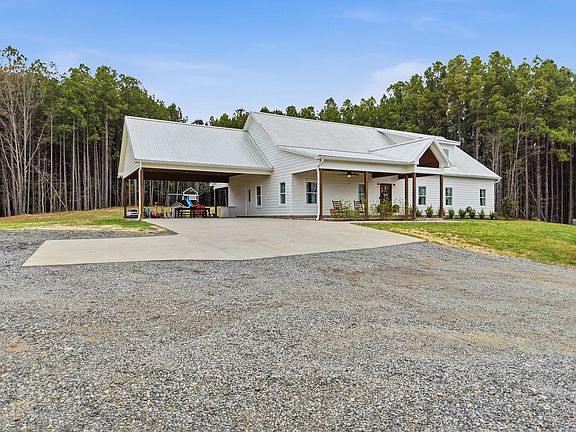 3rd image of 523 Bryant Rd