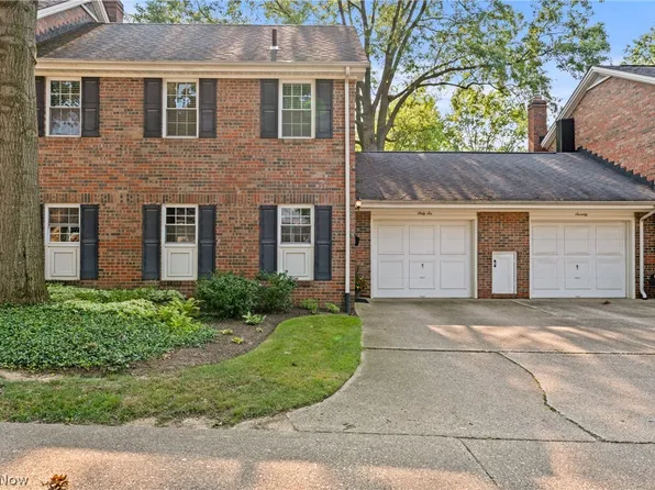 66 Yardley Ln, Akron, OH 44313