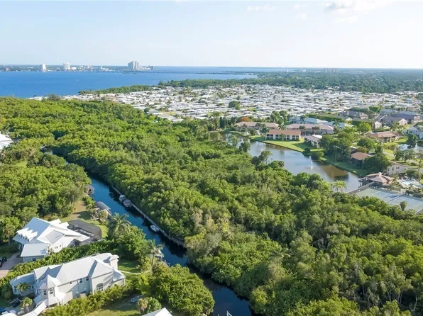 5709 Foxlake Dr #208, North Fort Myers, FL 33917