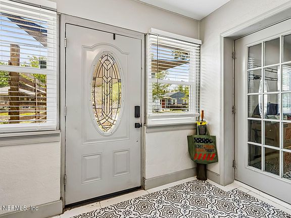 4th image of 1135 MURRAY Drive