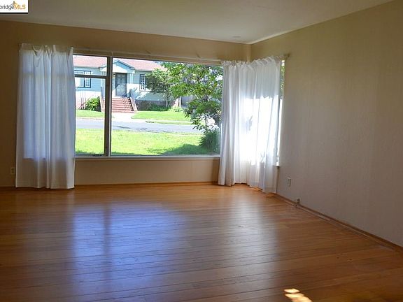 4th image of 449 Carlston St