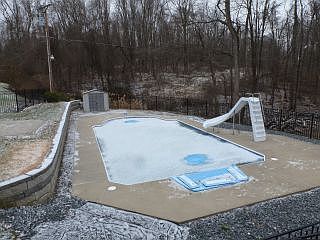 3rd image of 50390 Hemingway Dr
