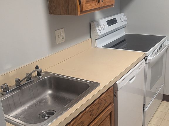 5th image of 26 Union St APT 204