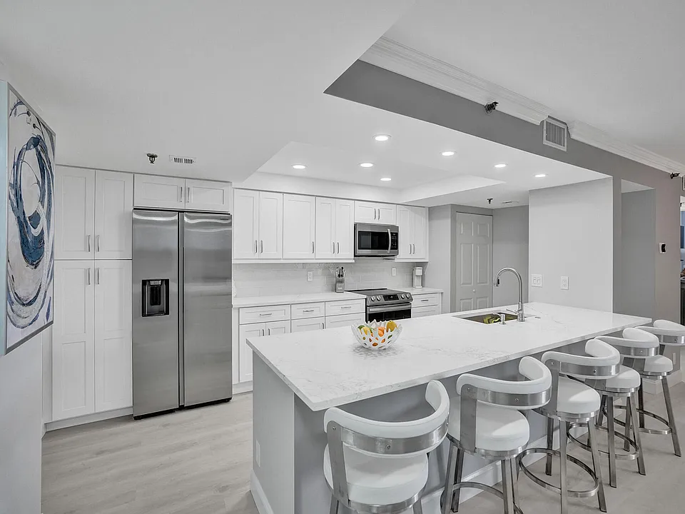 955 Egret Cir #405