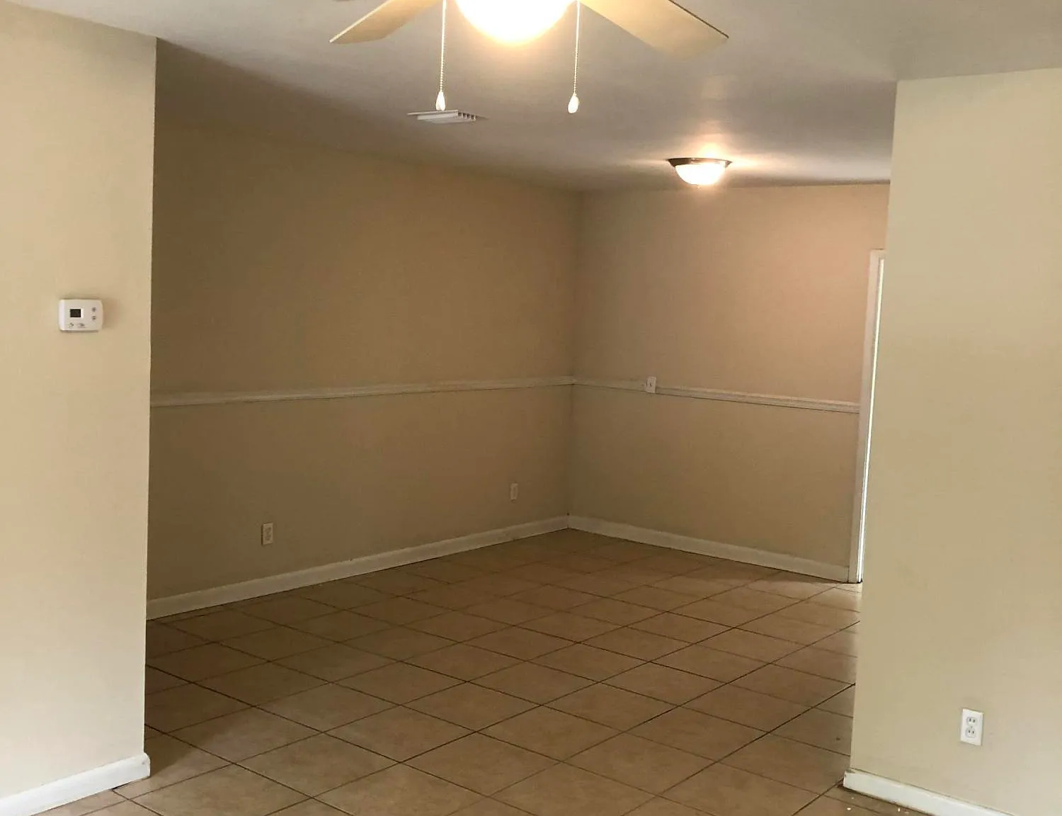 3 bed, 2.0 bath, 1204 sqft, $1,400 — Photo 3