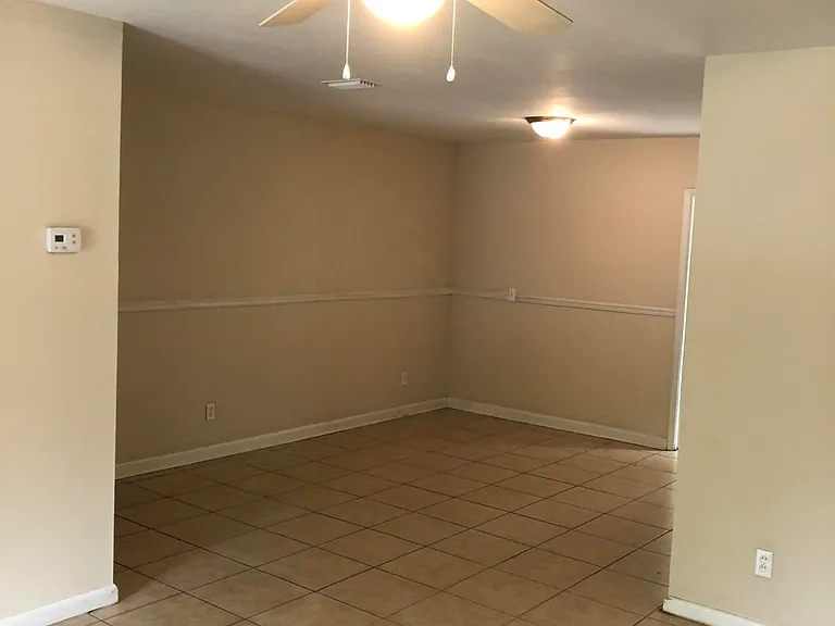 7318 Strato Rd — Photo 3