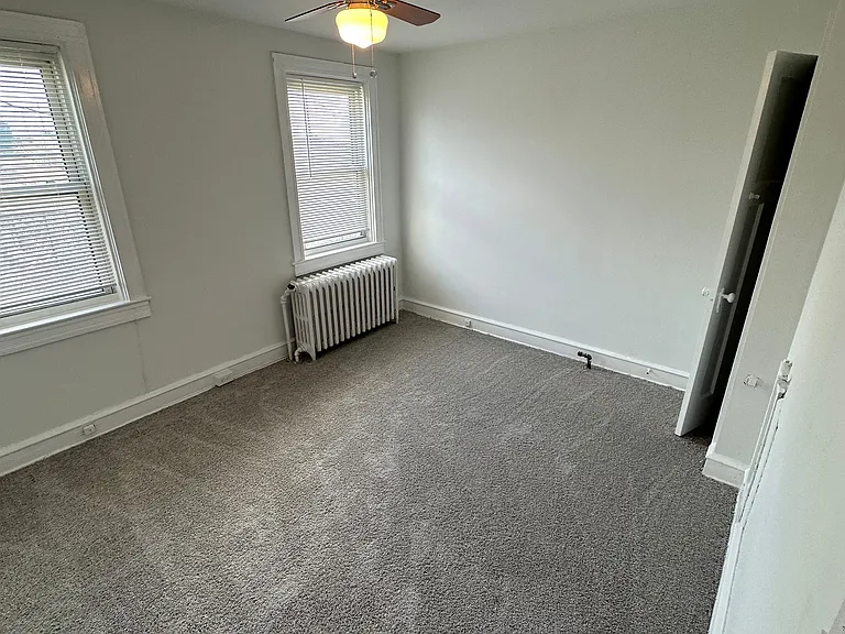 1035 N Kenwood Ave — Photo 9