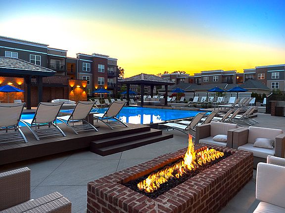 5th image of 6429 Palmer Park Cir S APT 305
