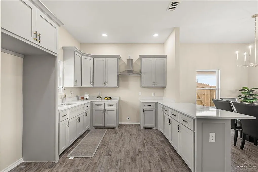 3 bed, 2.0 bath, 1225 sqft, $1,850 — Photo 4