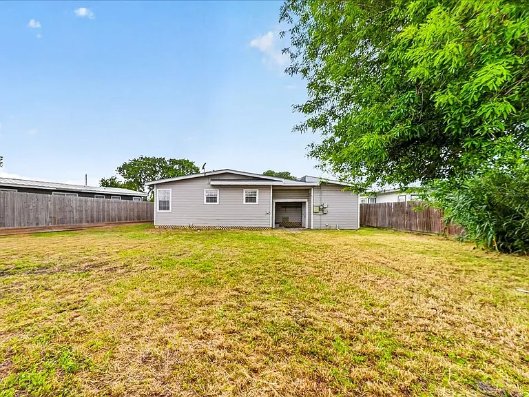 929 Ashland Dr — Photo 29
