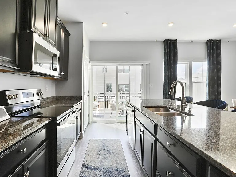 1020 N Durham St — Photo 11