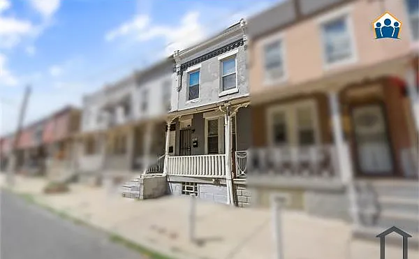 2511 W Oakdale St — Photo 1