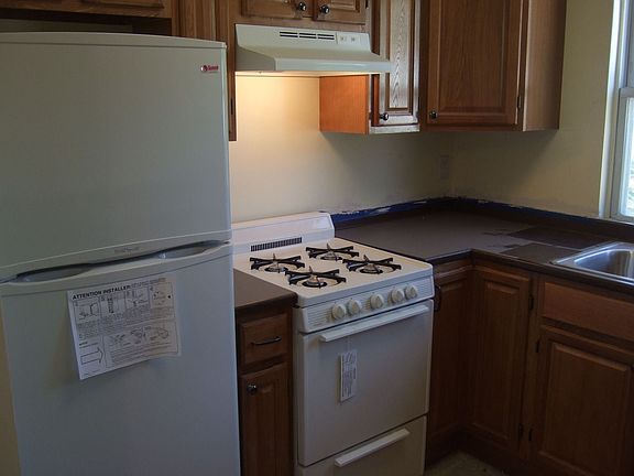 2nd image of 14731 Hoover Ave