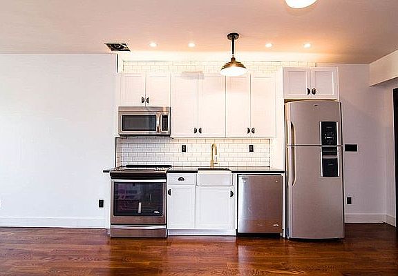 2nd image of 284 Herkimer St #3C
