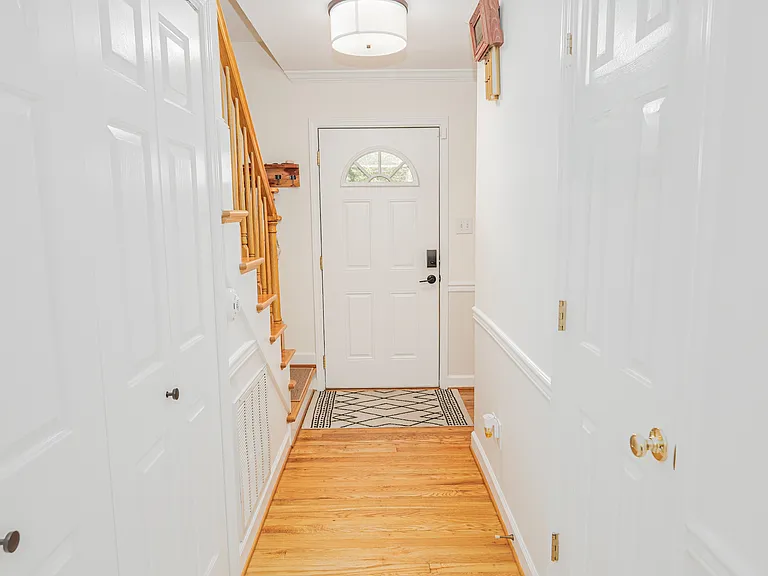 1004 Somerset Ct — Photo 16