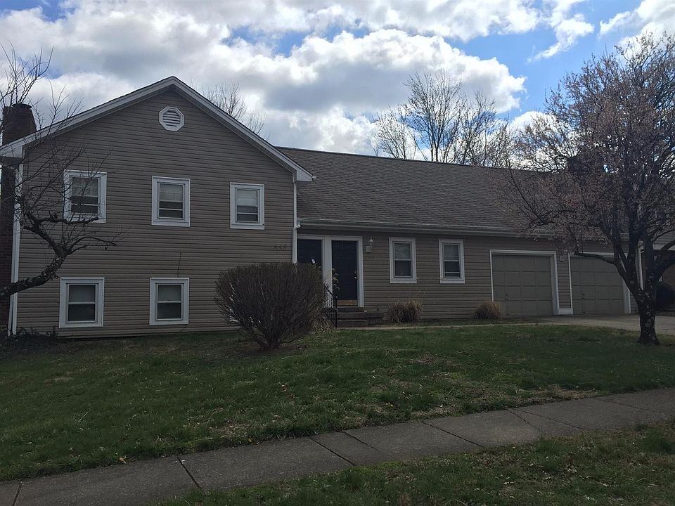 1st image of 448 Woodview Dr #450