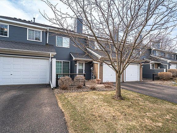 2nd image of 1845 Donegal Dr APT 2