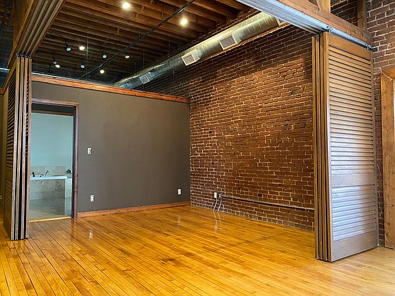 2nd image of 2030 Grand Ave Unit 1