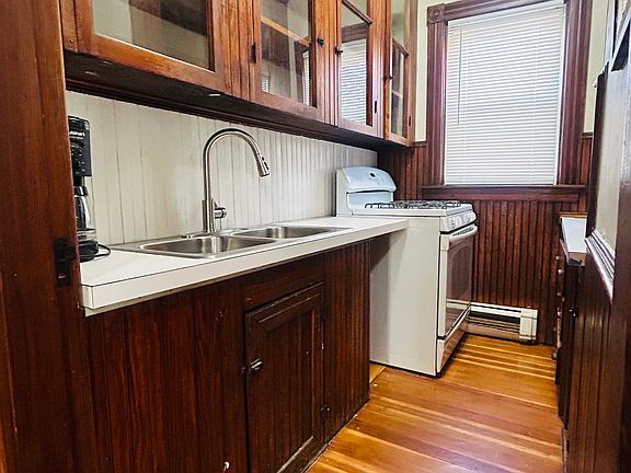 5th image of 74 Carrington Ave #1