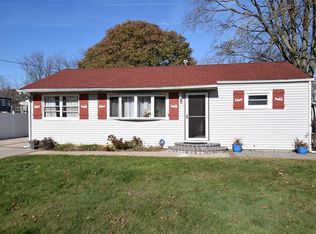 35 Bradley St, Brentwood, NY 11717