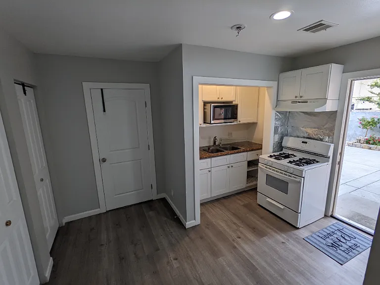 2537 Maynard Dr — Photo 9