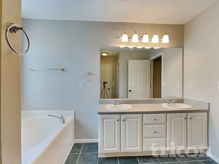 1685 Nottingham Way — Photo 8