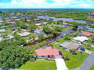 414 N Shore Dr, Osprey, FL 34229