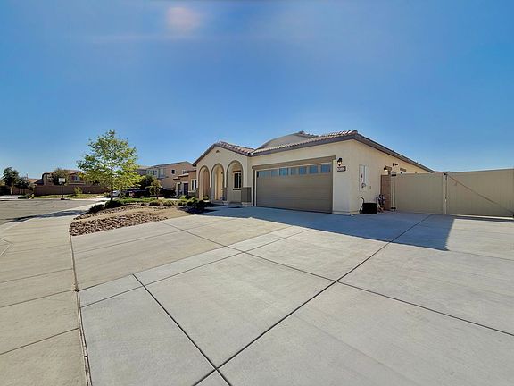 3rd image of 26557 Wintersweet Ct