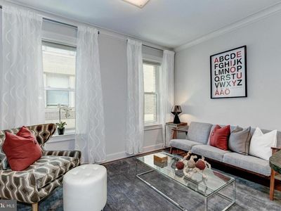 1121 24th St NW APT 304, Washington, DC, 20037
