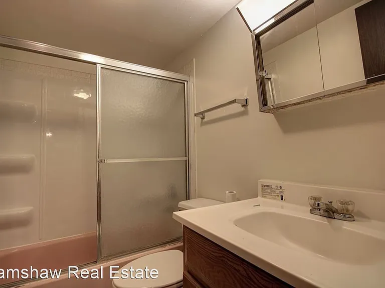 1105 W Main St — Photo 7