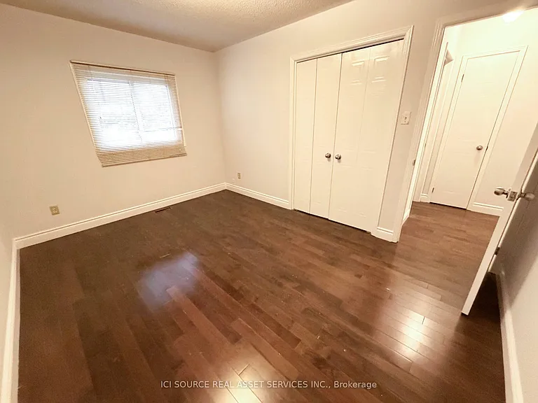 7176 Harding Cres — Photo 18