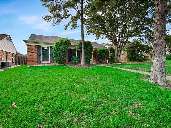 2nd image of 5408 Yaupon Dr