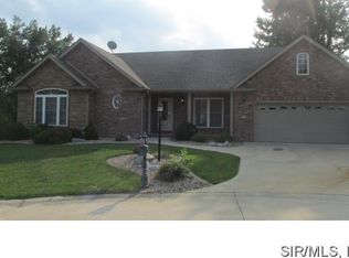 5302 Cedar Creek Ct, Godfrey, IL 62035