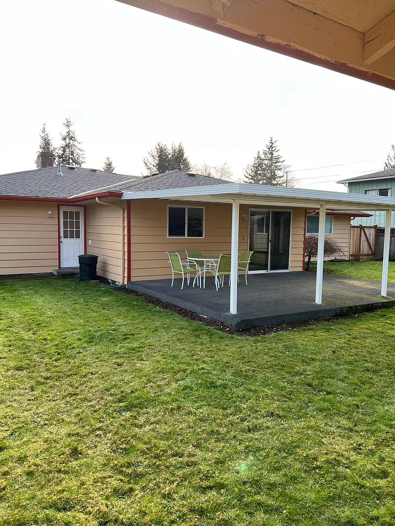 Tule Lake House — Photo 2