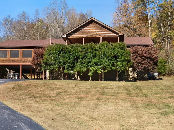 630 Harbor Dr, Lancaster, TN 38569