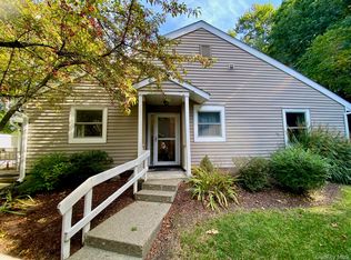 19 Alden Ter, Millbrook, NY 12545