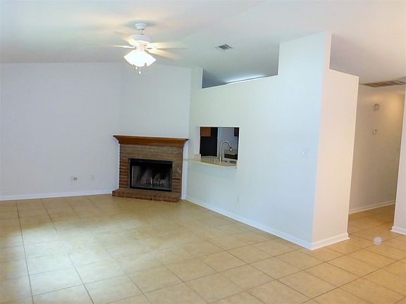 5th image of 204 Whetherbine Way W #A