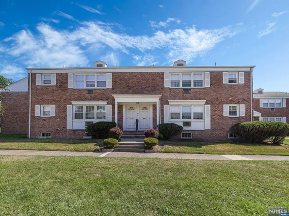 141 Ridge Rd, Cedar Grove, NJ 07009