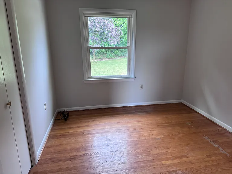 Upstairs bedroom 2